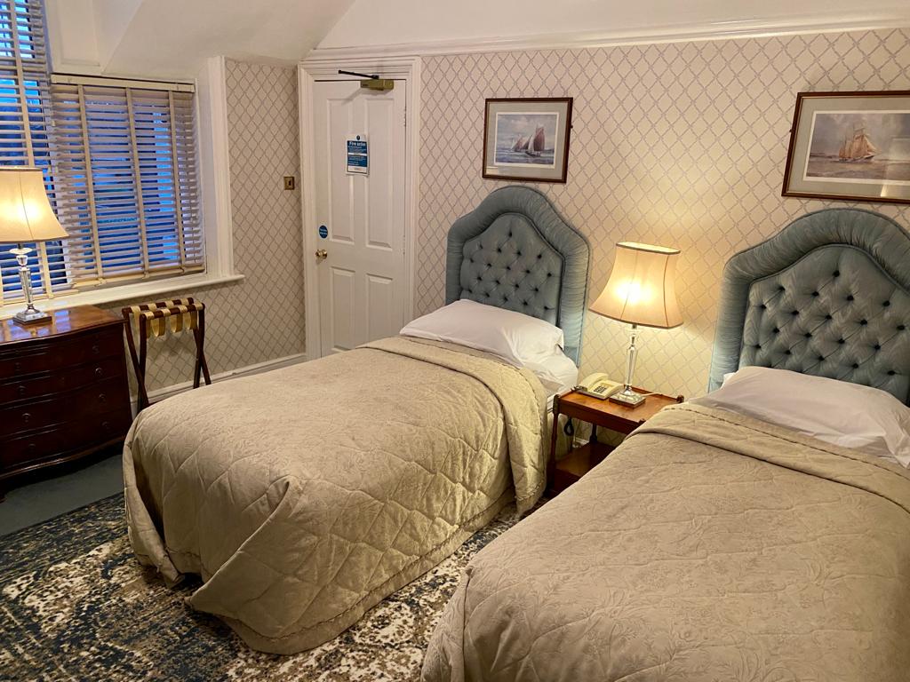 Twin bedroom, Sutherland House, guesthouse, Deal