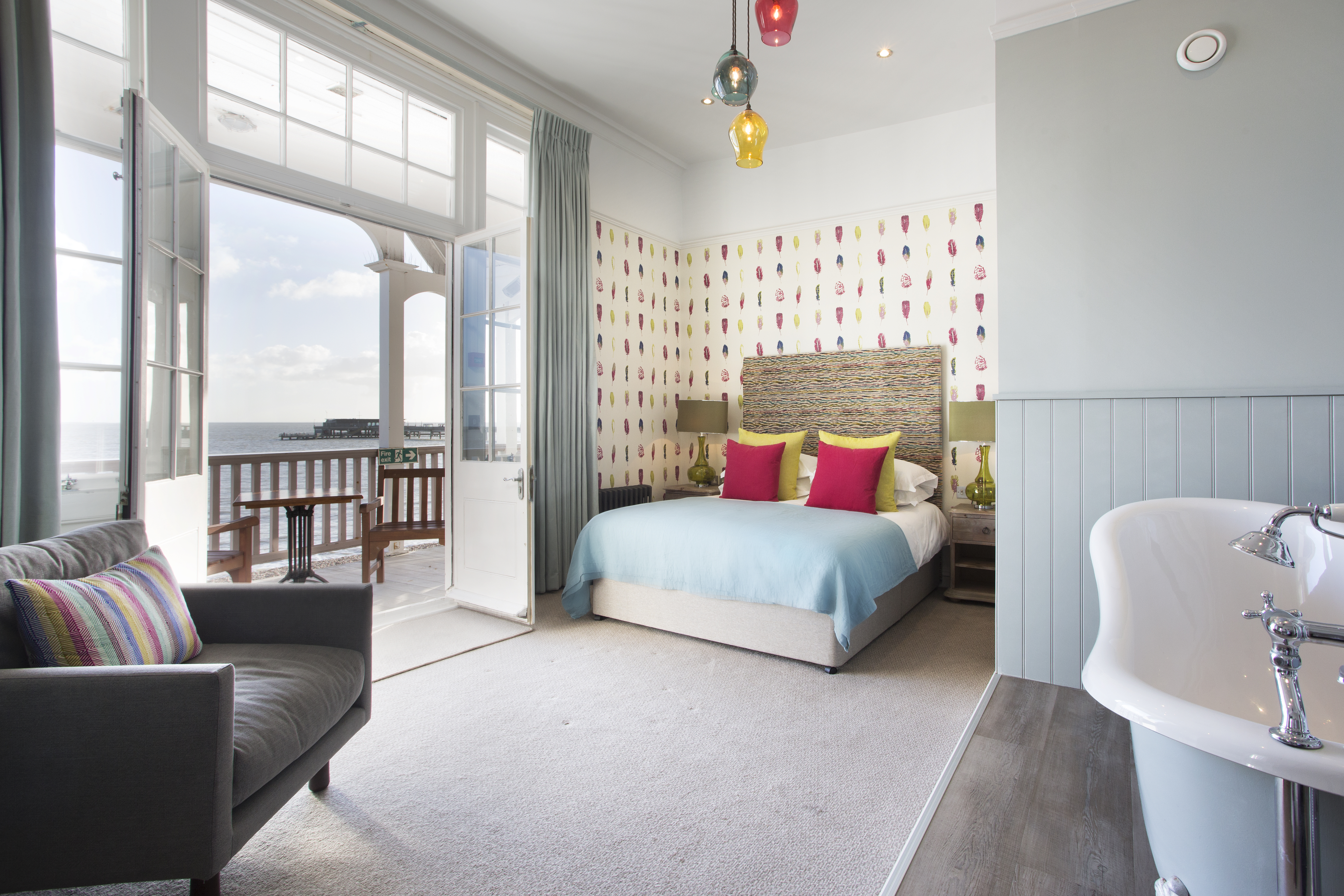 Royal Hotel, Deal, Kent, Seafront, Sea view, Nelson Feature Bedroom, bath